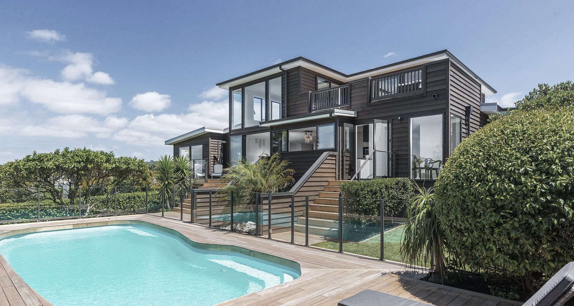 Vaughan Crescent, Murrays Bay banner