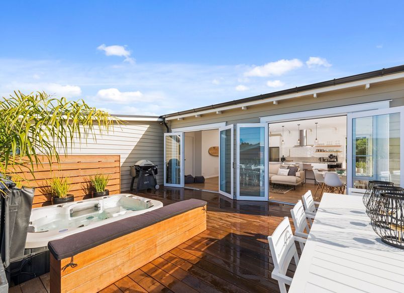 'The Bach' - Waihi Beach