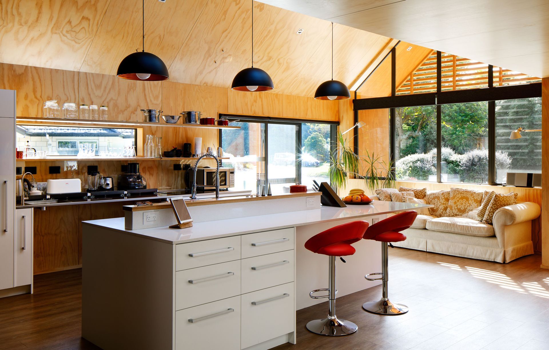 Two homes under one roof: Waikanae House