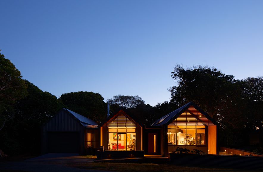 Two homes under one roof: Waikanae House