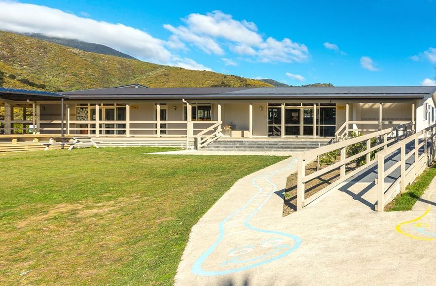 Waikawa Bay School