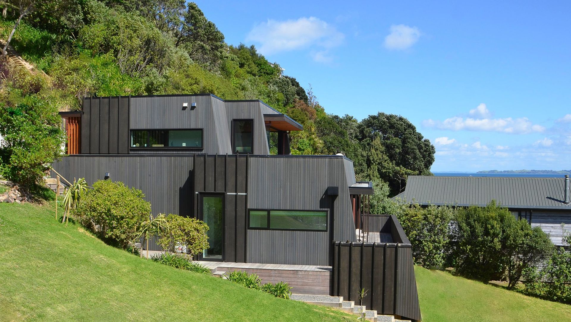 Waikehe Island banner