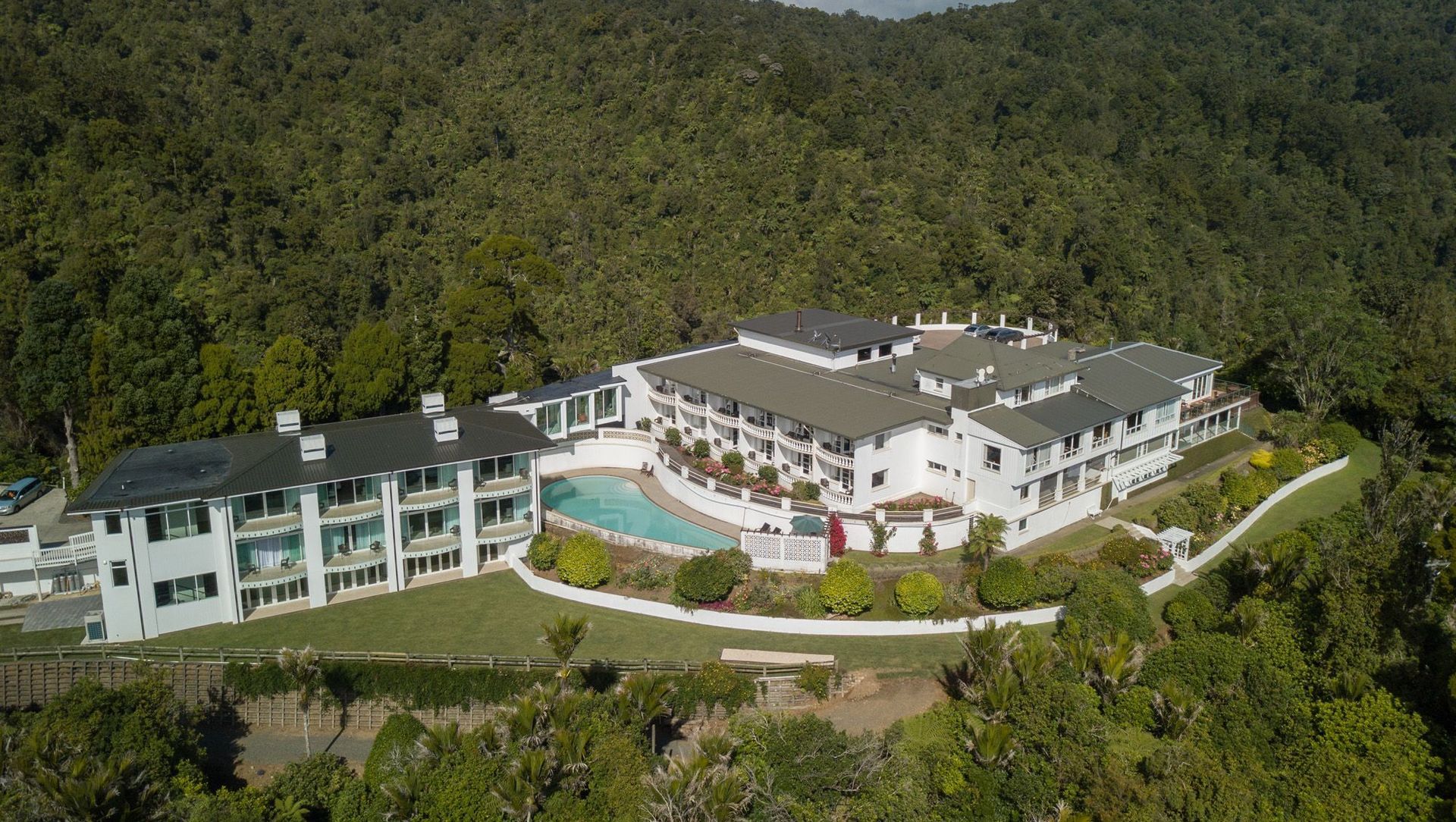 Waitakere Hotel banner