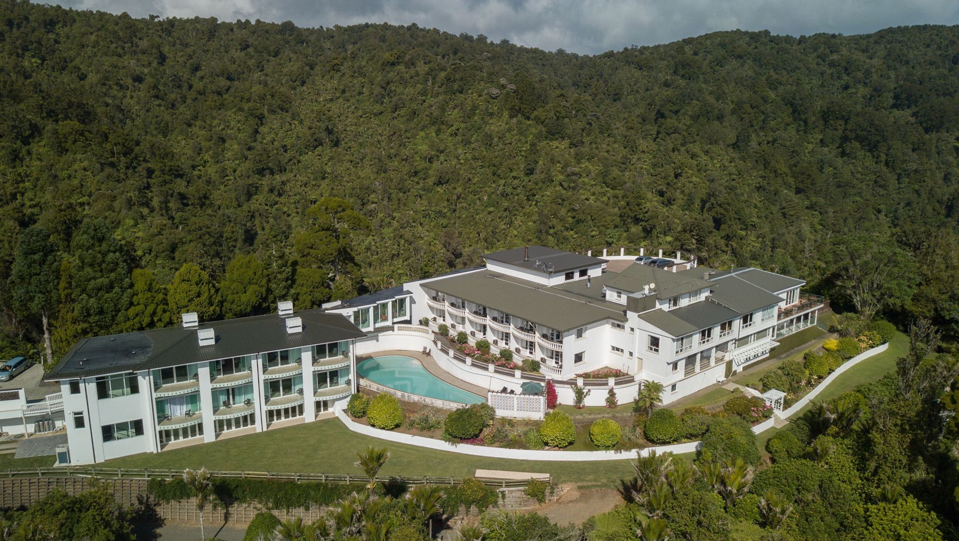 Waitakere Hotel