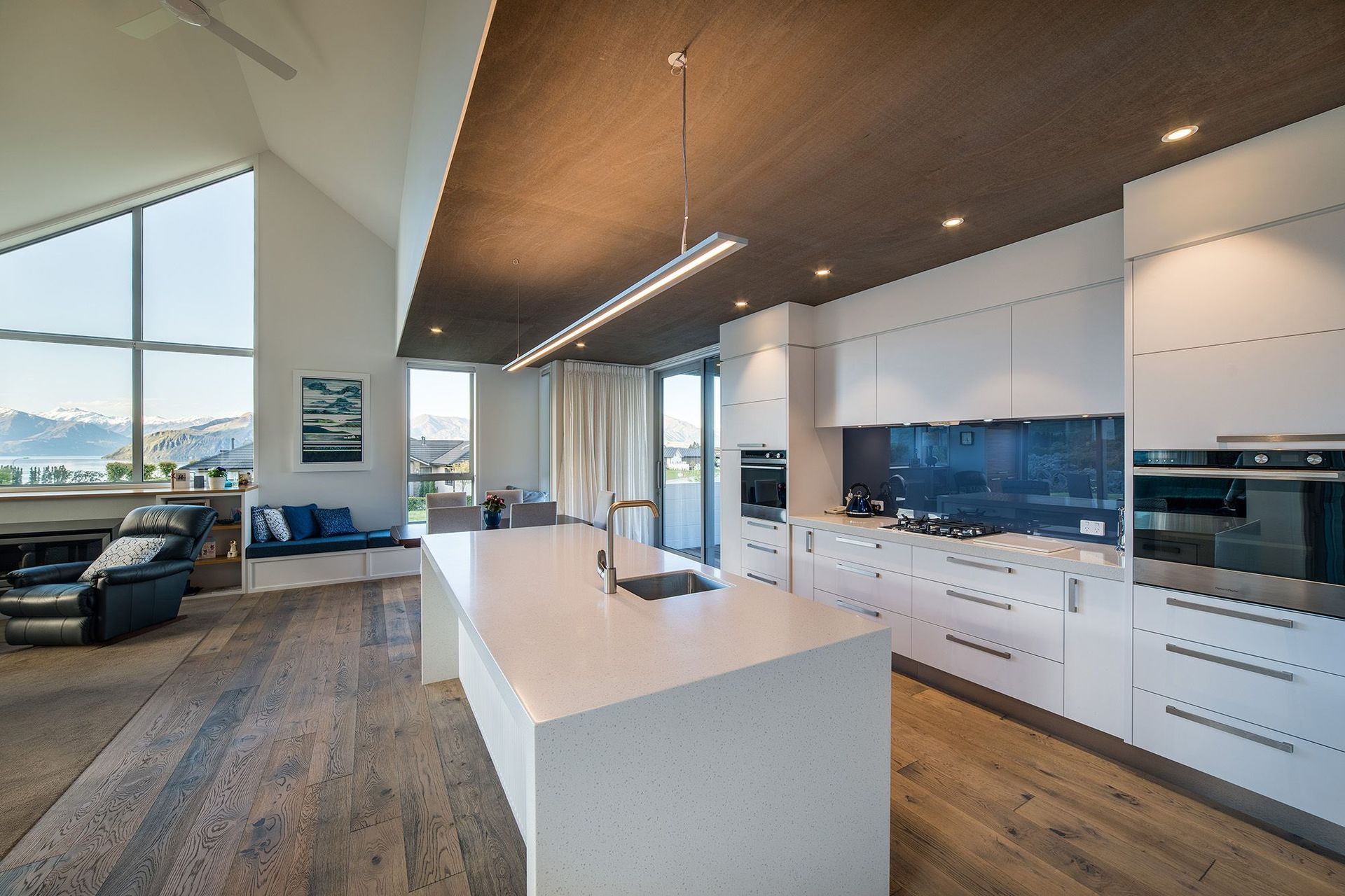 Photo by Simon Larkin