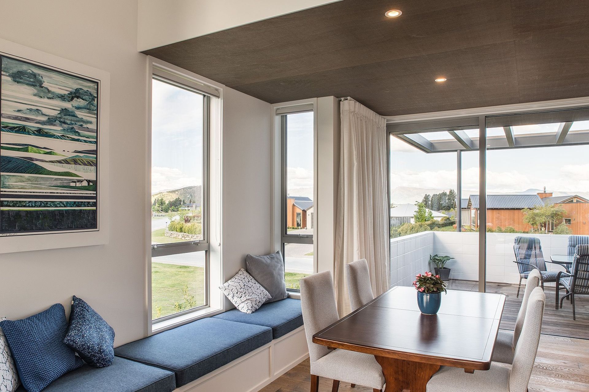 Photo by Simon Larkin