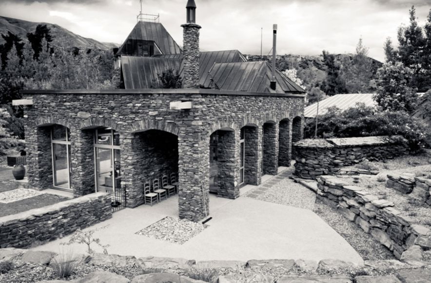 Whakatipua House