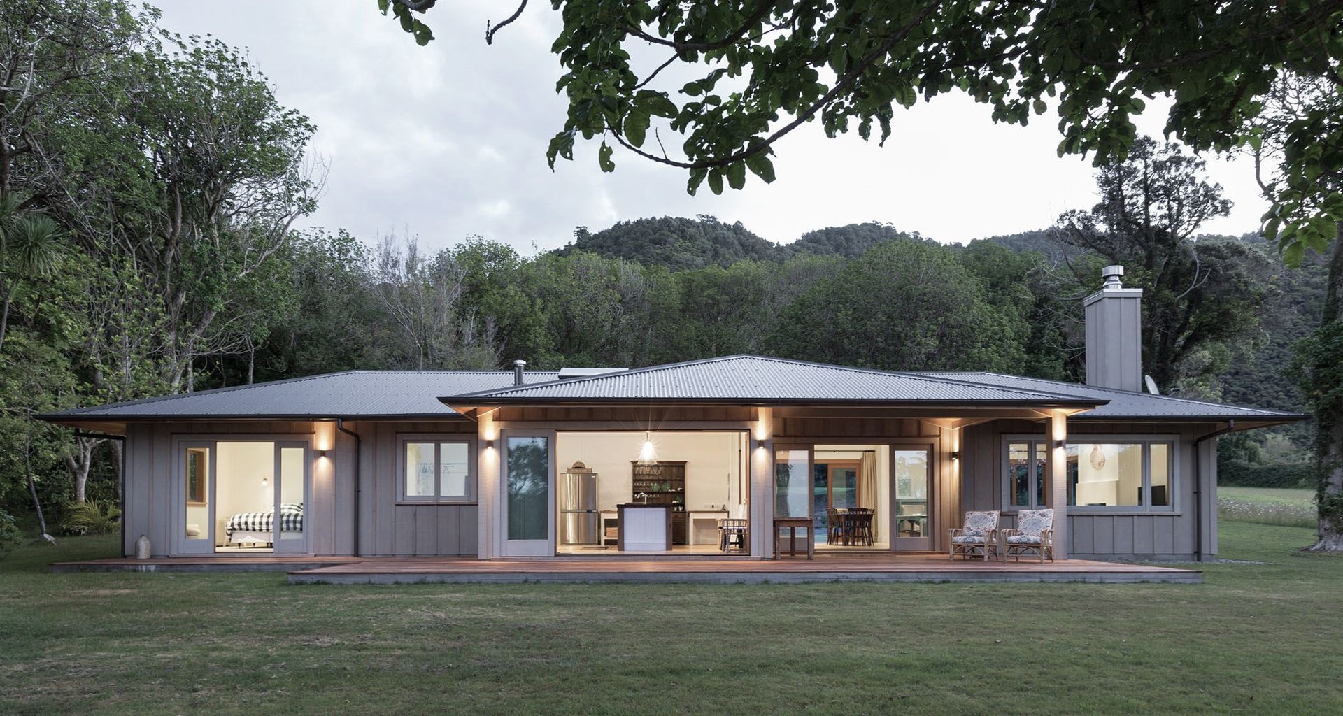 Whanarua Bay Home banner