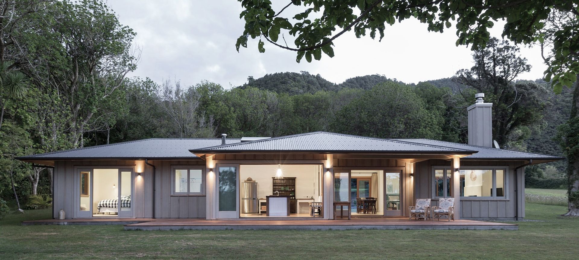 Whanarua Bay Home banner