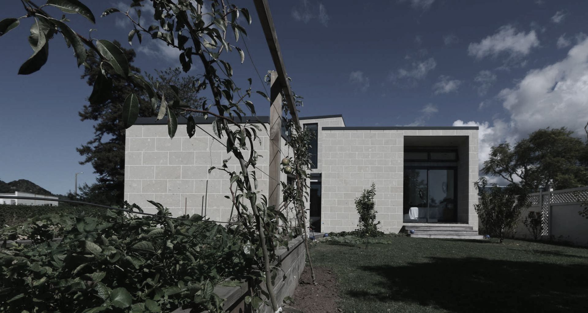 White Lagoon House banner