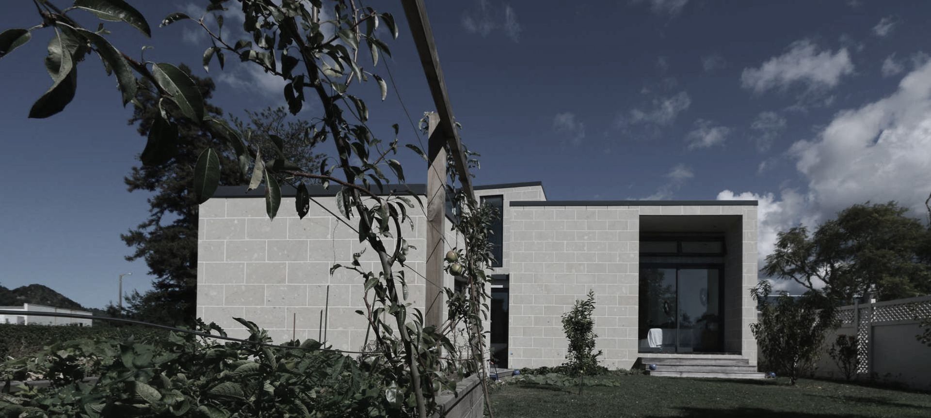 White Lagoon House banner