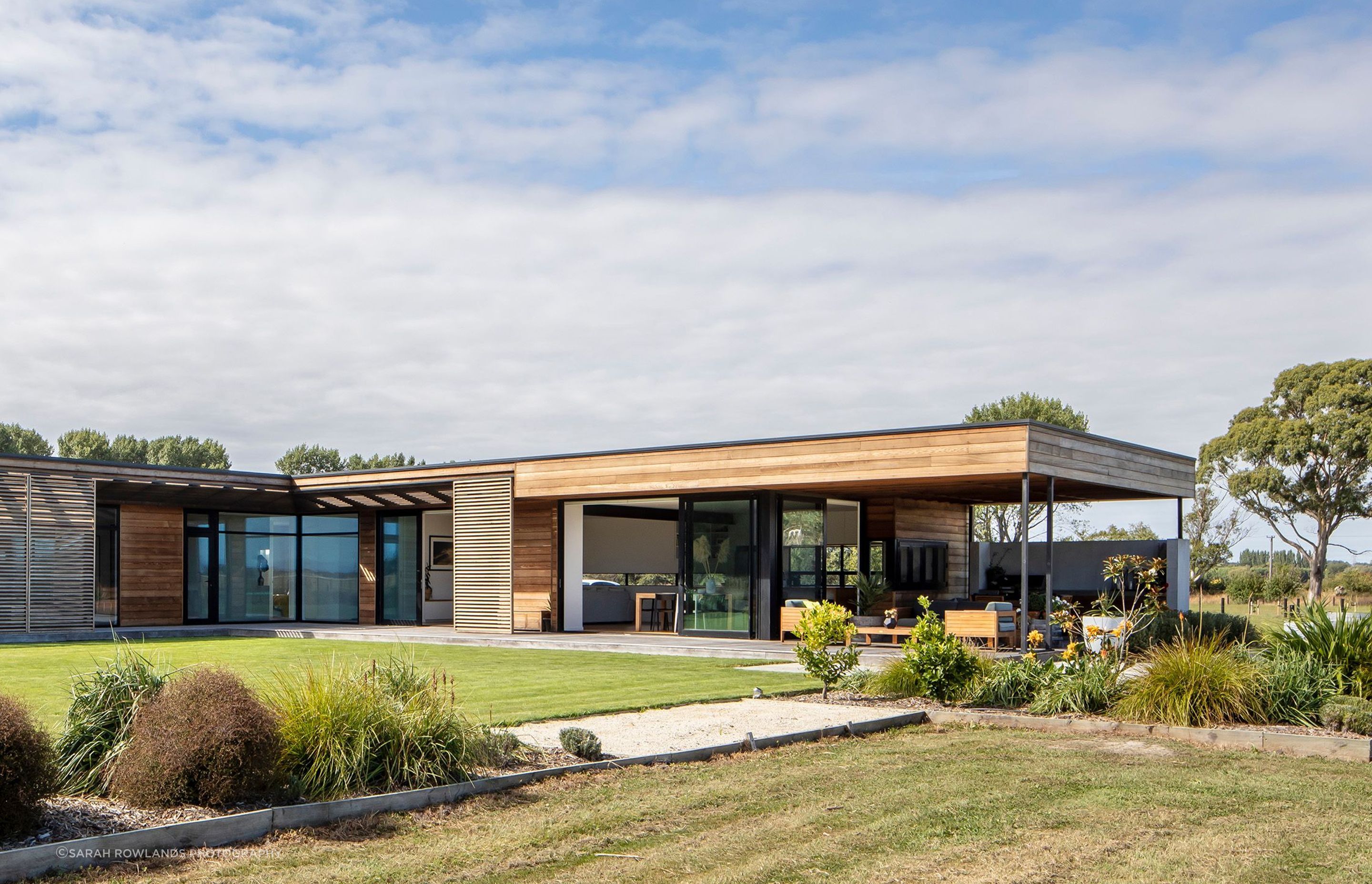 Facing north, Wings House has been laid out with strong sightlines and connections from both the indoors and out. 