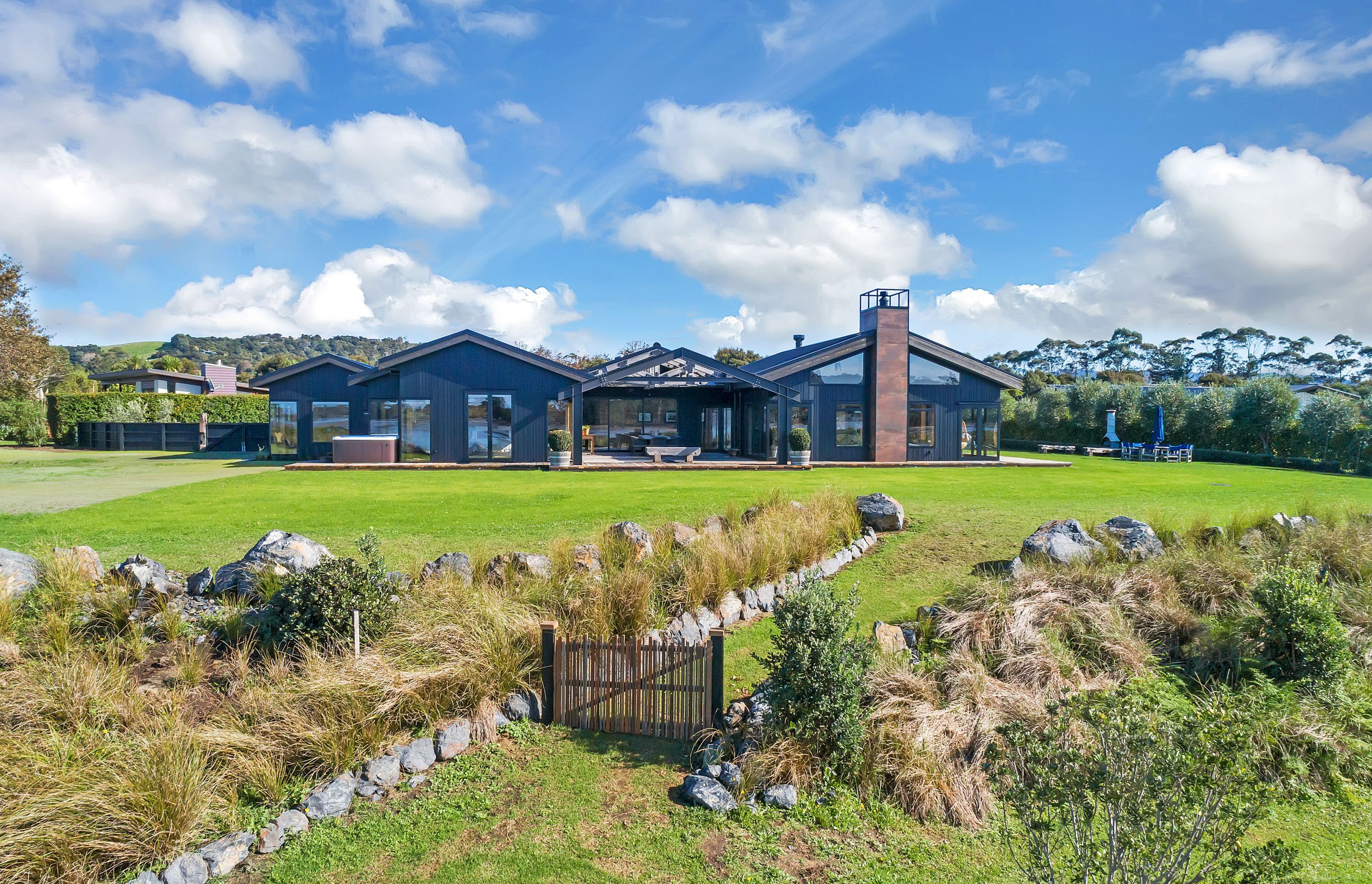 Situated on a 3,139m² site at Mangawhai, Wapu Gables was a labour of love and craft for its owners, builders' Smith Construction, and designers Dream Planning.