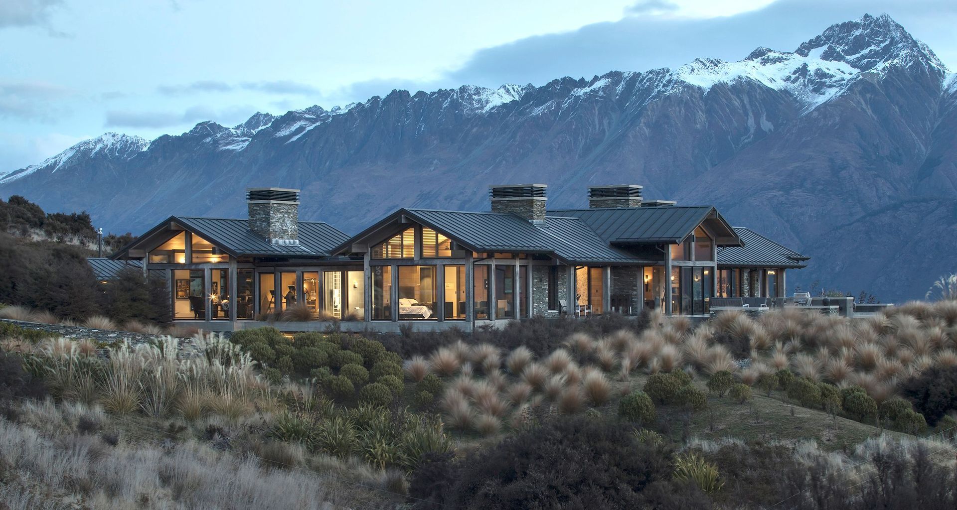 Twin Peak View House banner