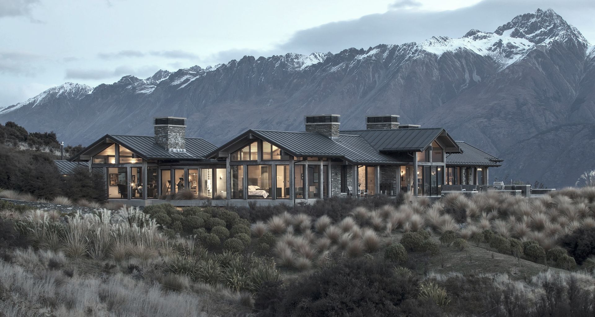 Twin Peak View House banner