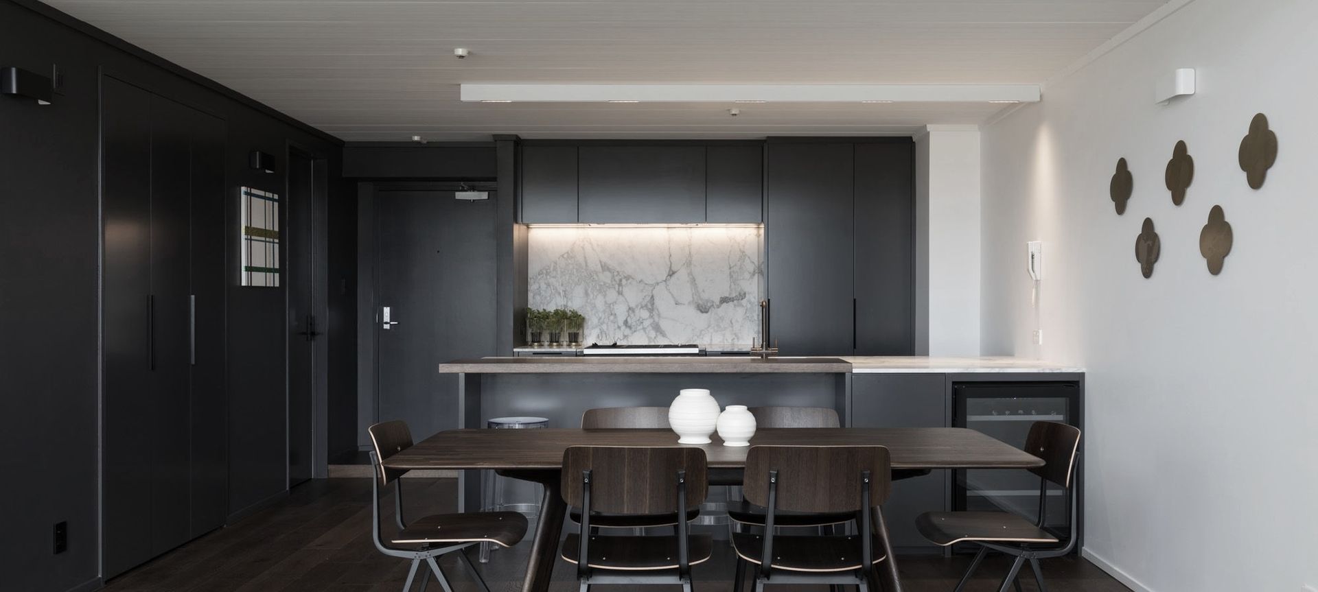 York Street Apartment, Parnell banner