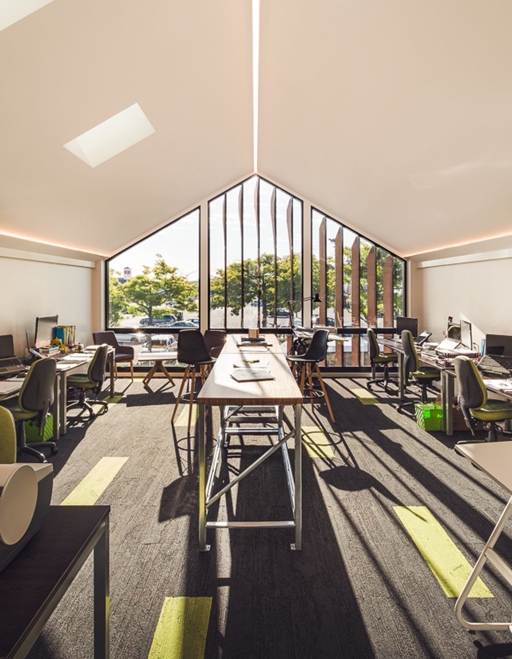 Natural and efficient lighting - Solarchitect office