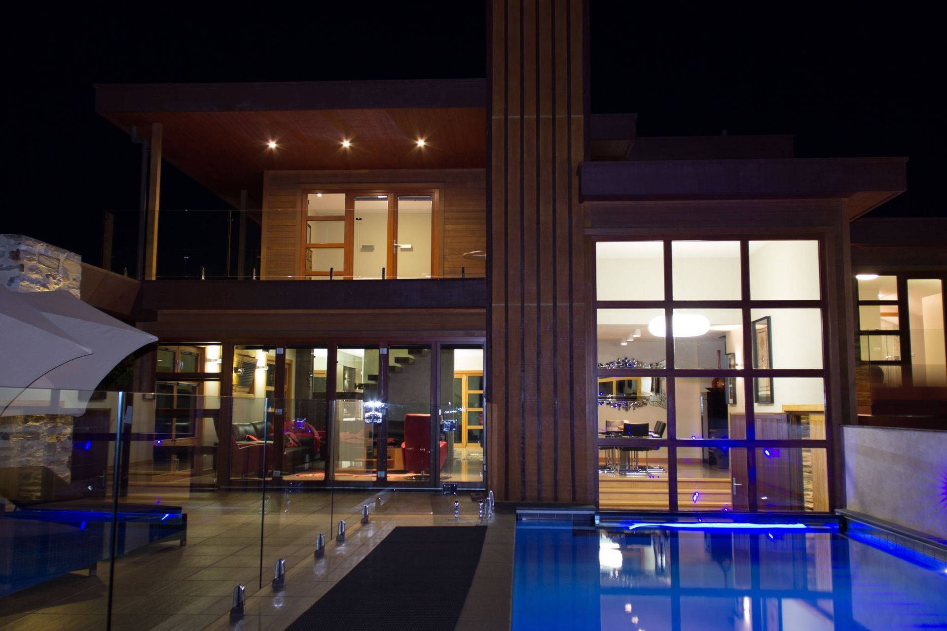 Great lighting showcases the hime at night.