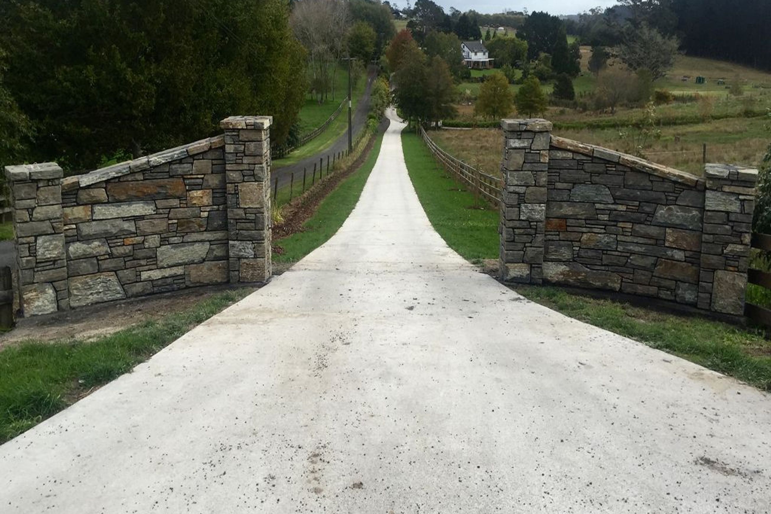 Paradise Stone Driveway Entrances and Fences