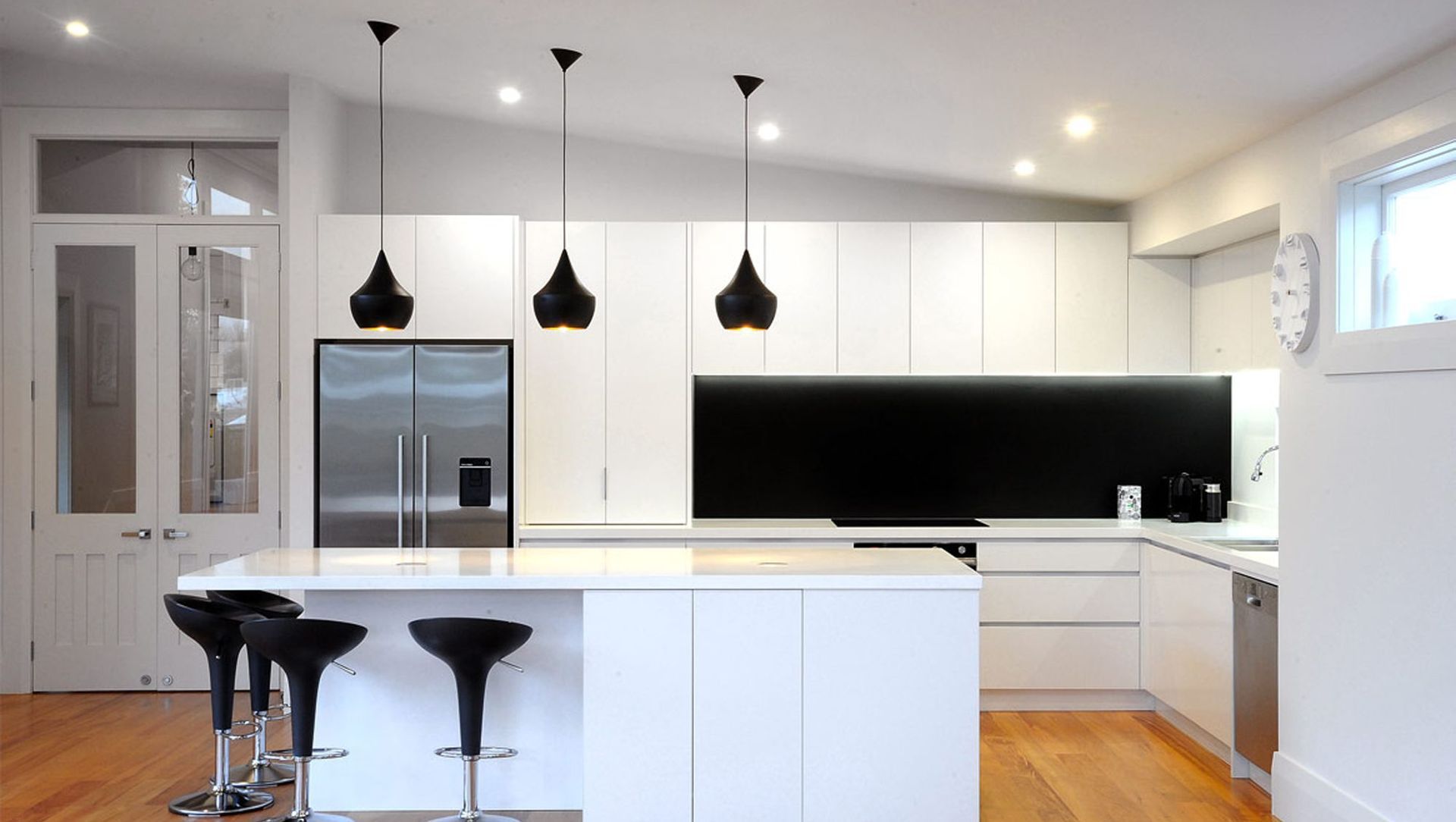 Black & White Modern banner