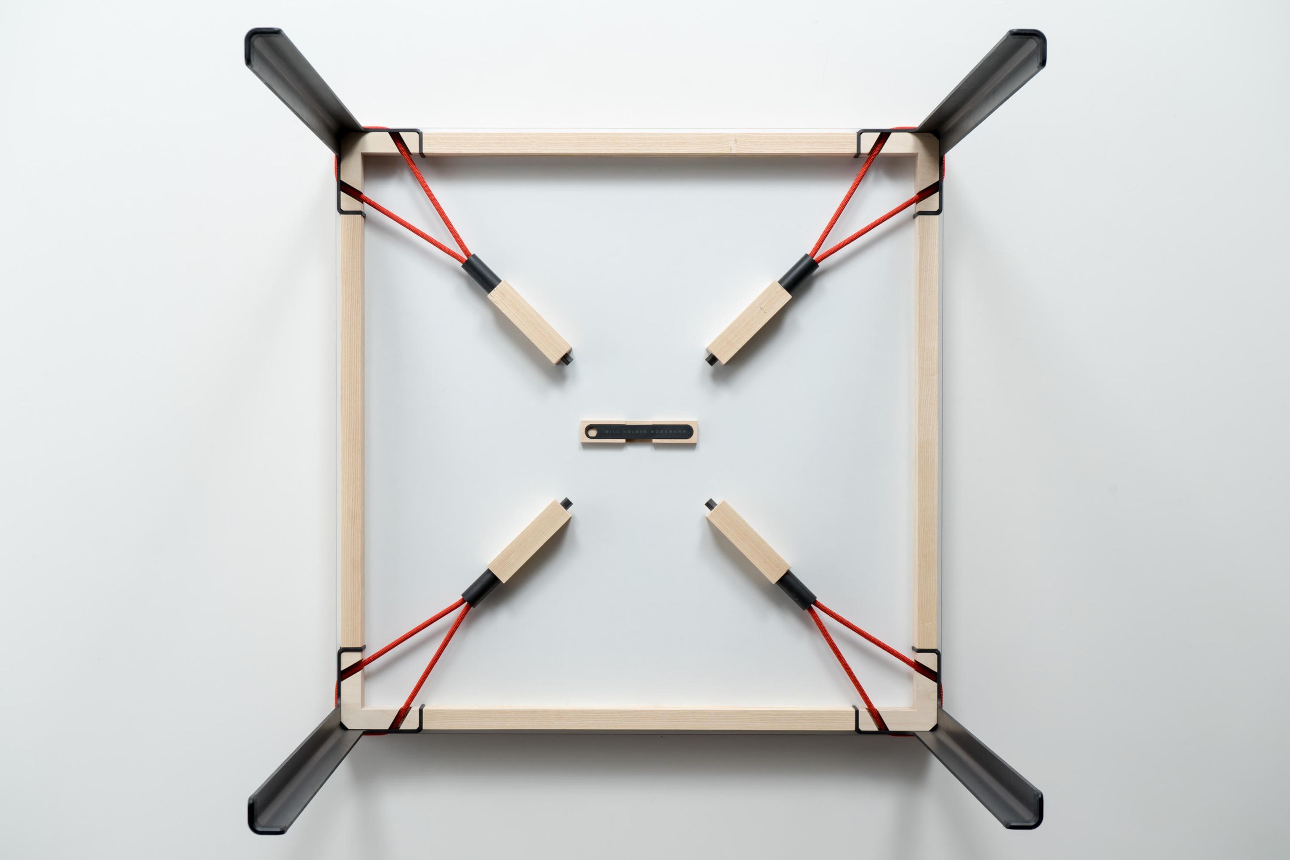 SEILTANZER Table