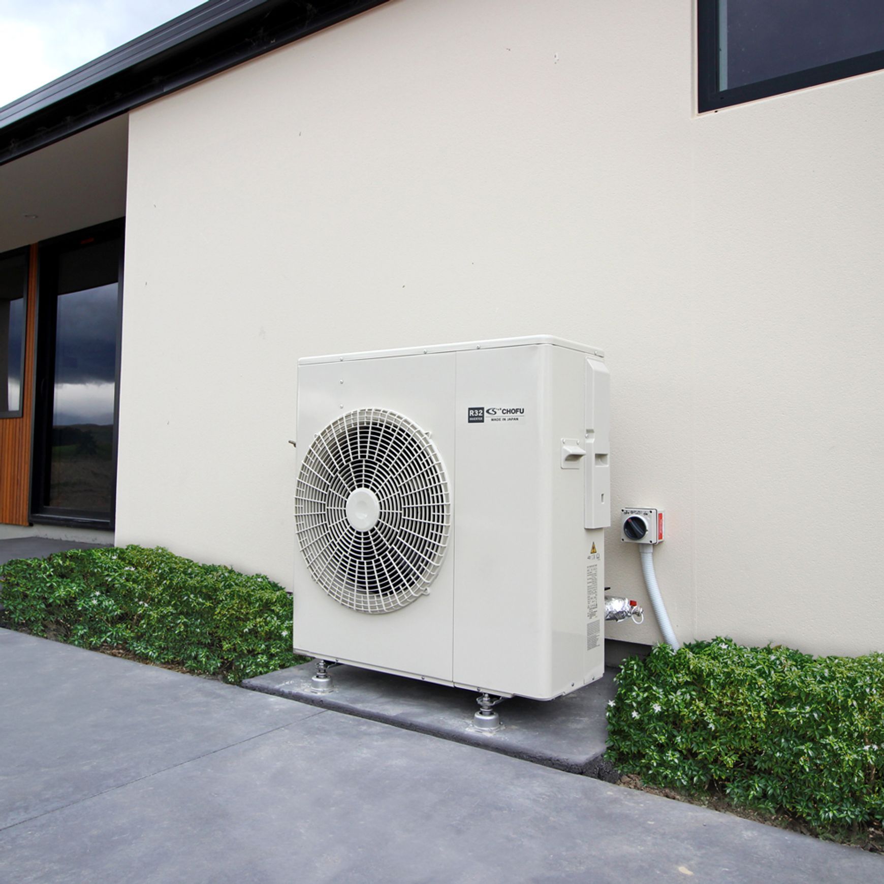 Central Heating | Retrofit Underfloor Heat Pump System