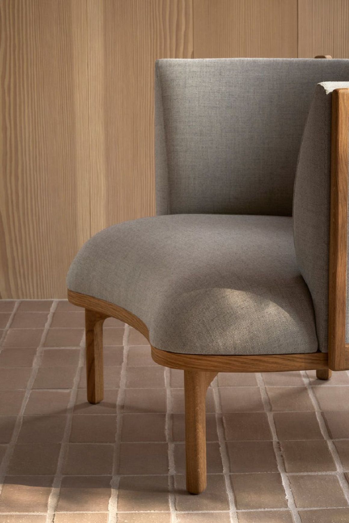 RF1904 Sideways Lounge Chair Oak Base