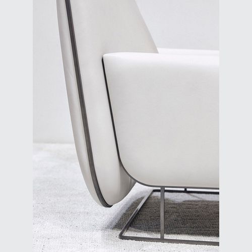 EJ115 Ovo Chair by Erik Jørgensen