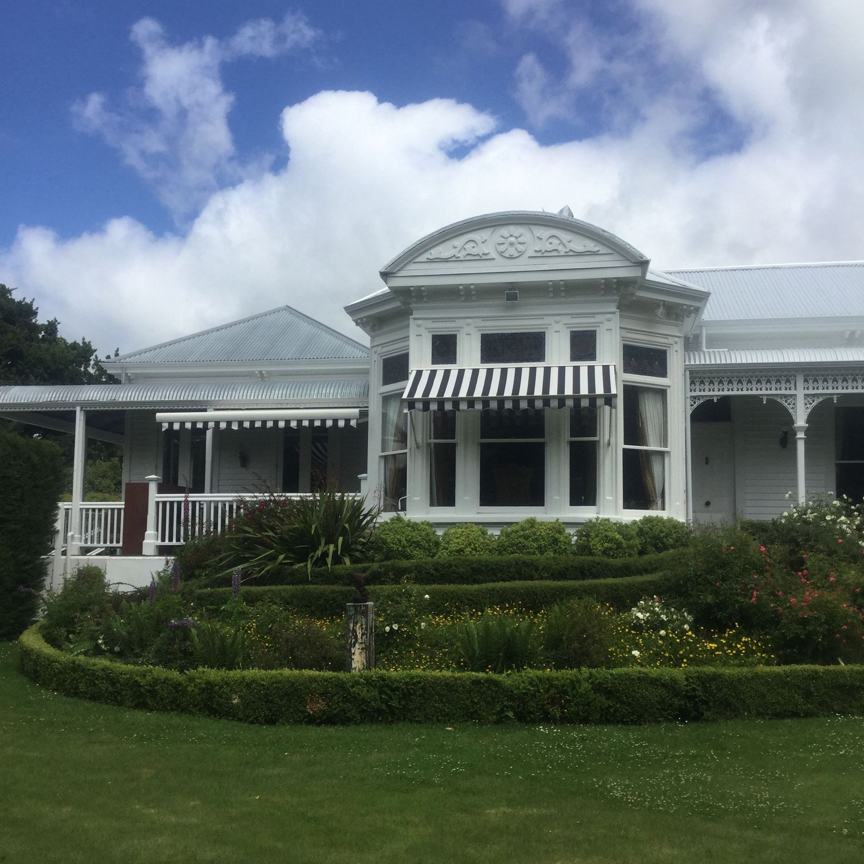 Italia Box Awning