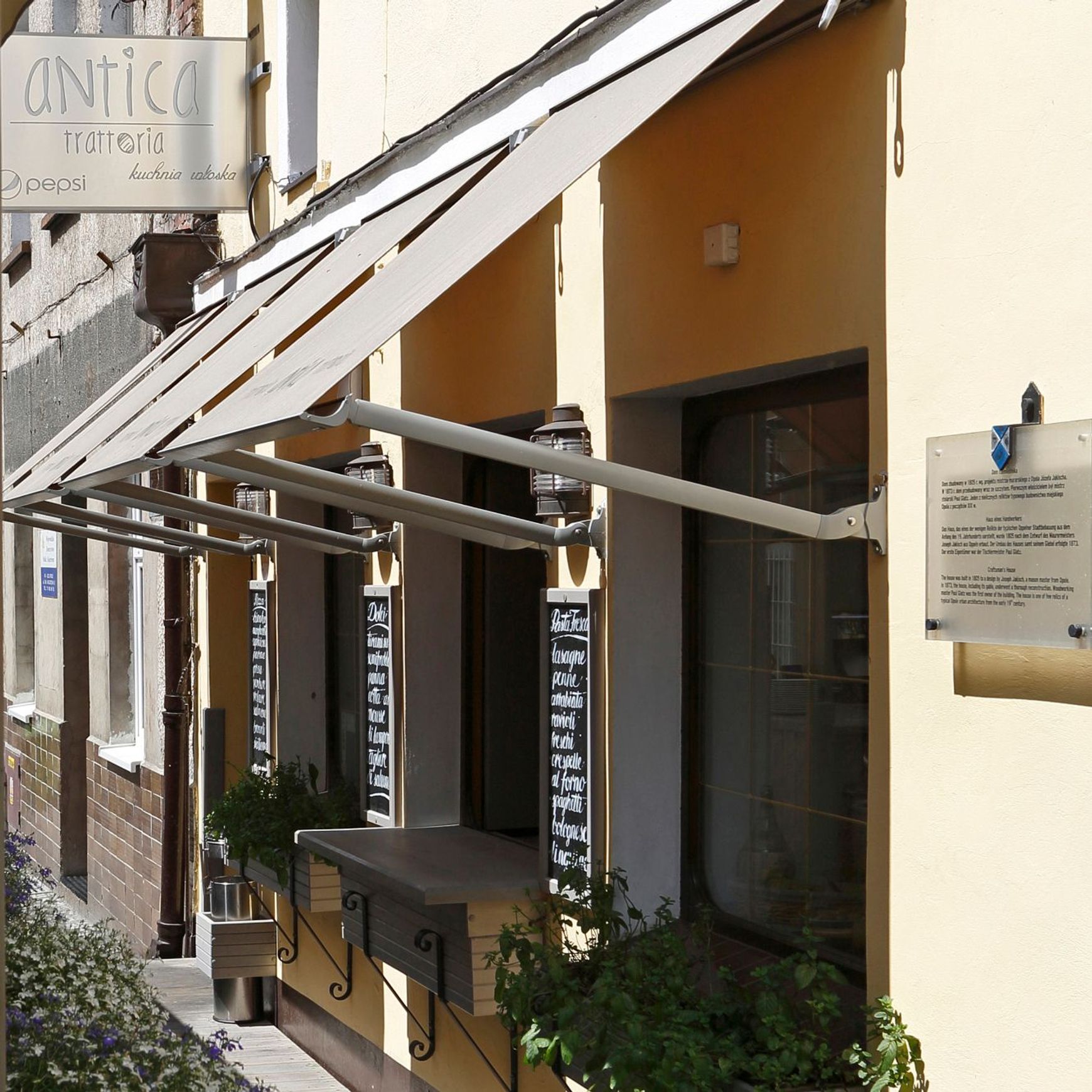 Italia Box Awning