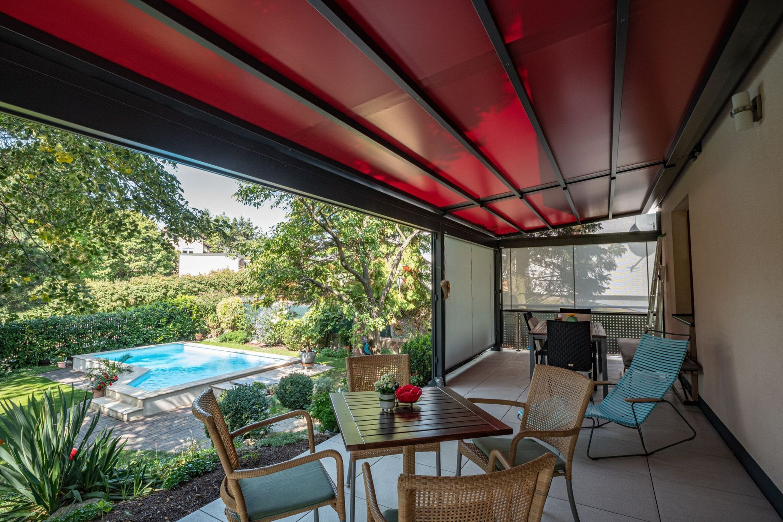Markilux Pergola Stretch Retractable Roof