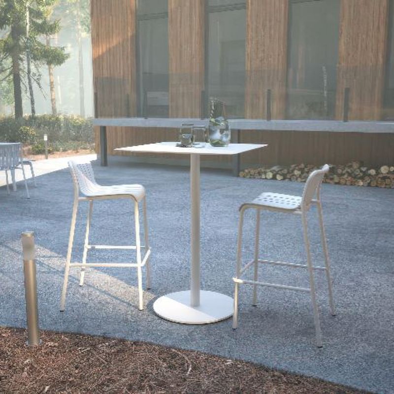 Roku Outdoor High Bar Table