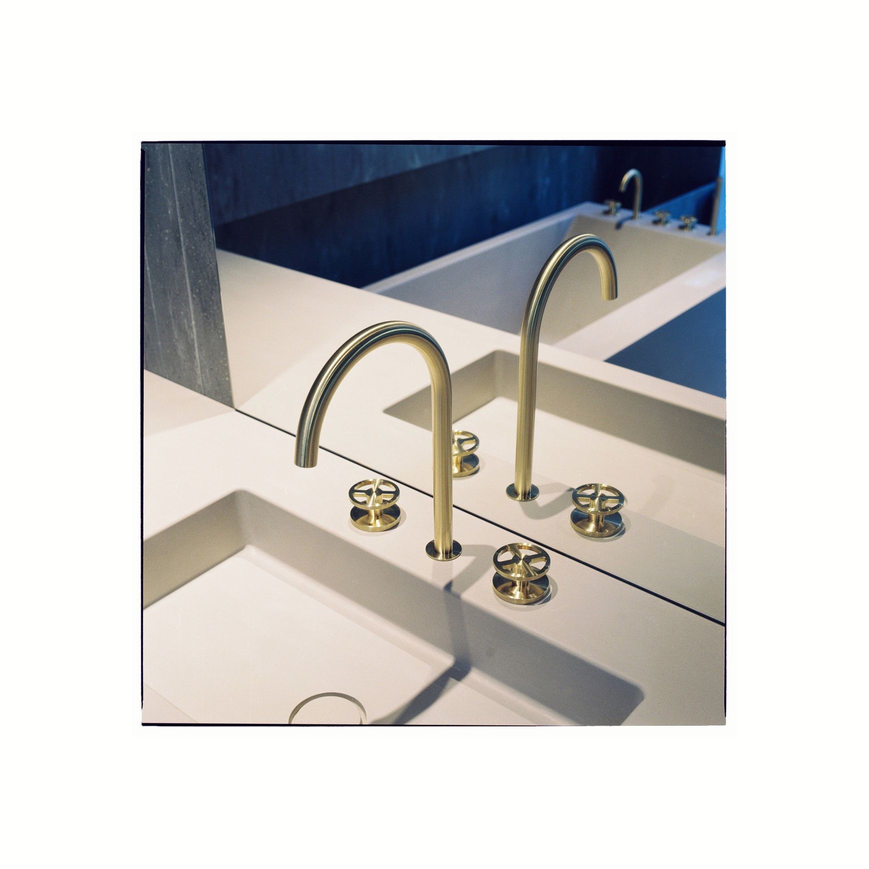 Valvola02 Collection by QUADRO