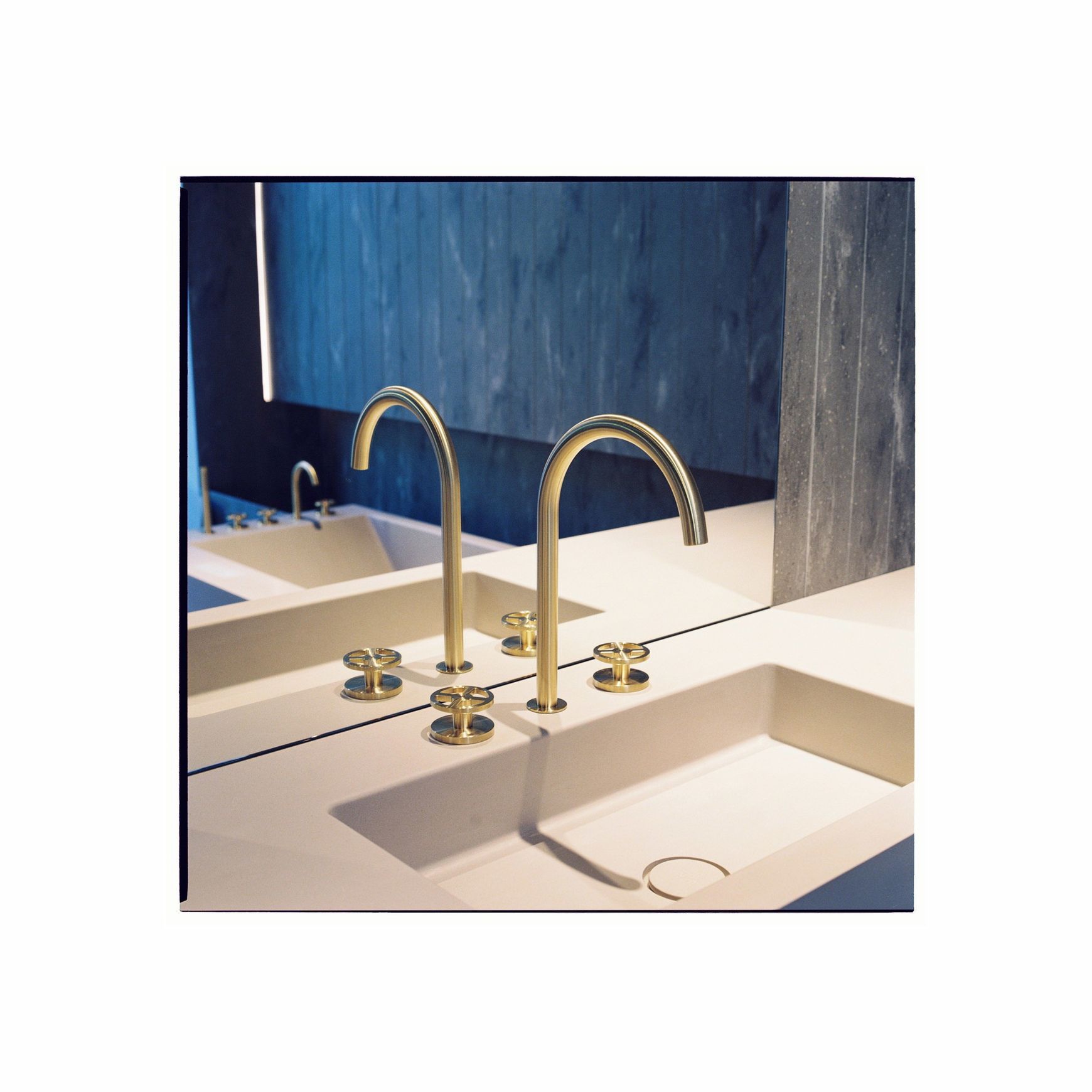 Valvola02 Collection by QUADRO