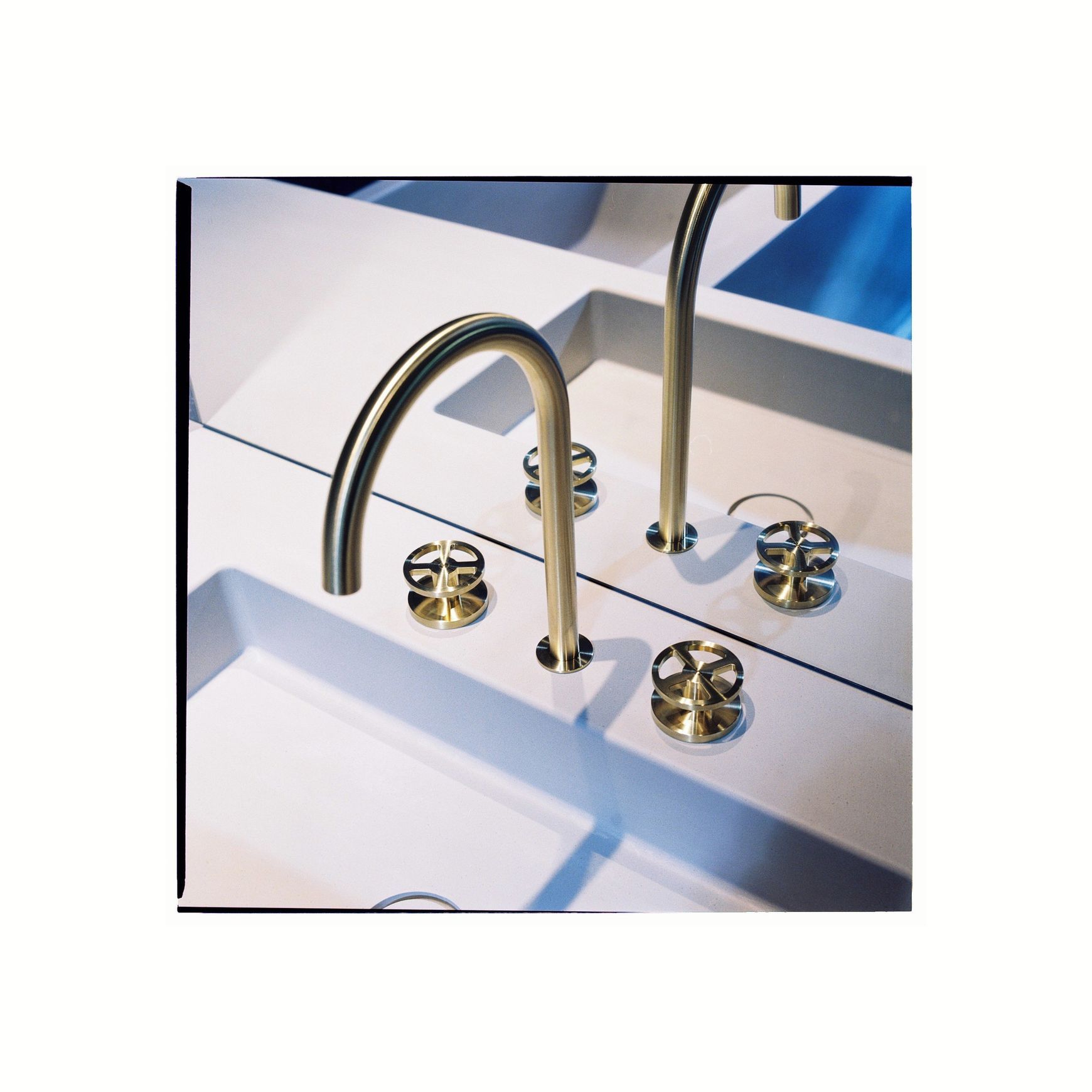 Valvola02 Collection by QUADRO