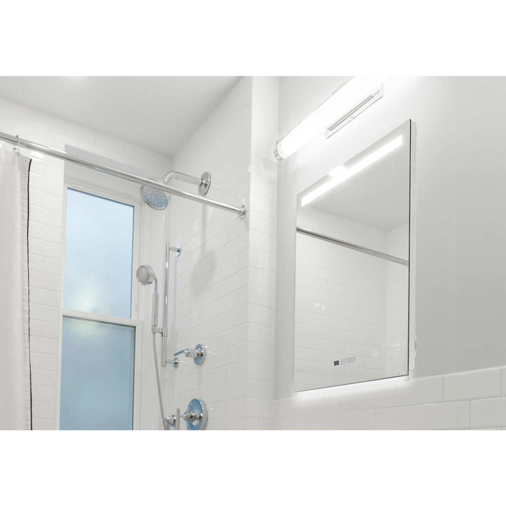 Select XLS — Mirror with Lights and Integrated Controls