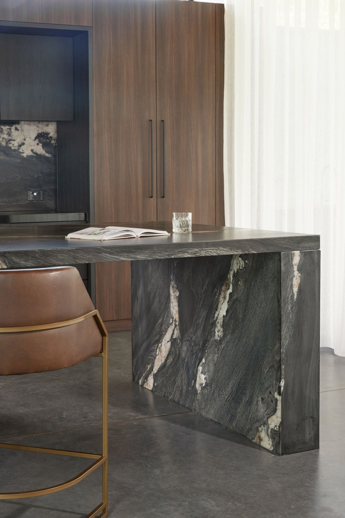 Natural Stone | Black Tempest Quartzite