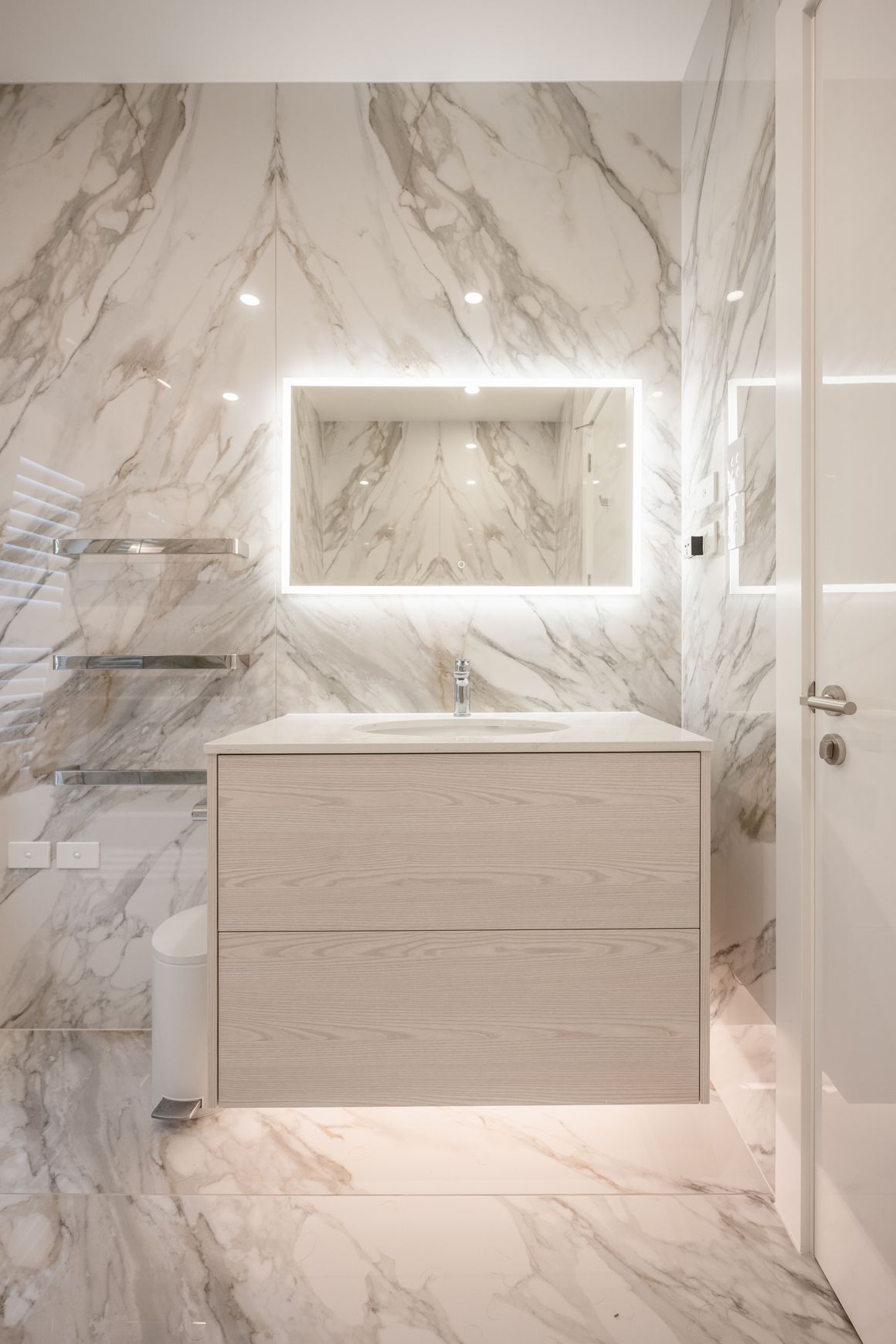 BATHROOM WALL HUNG VANITY 2 DRAWERS WITH LED