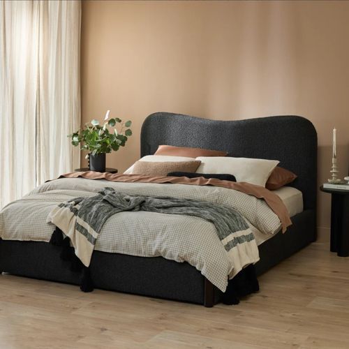 Cove Boucle Queen Bed | Black Boucle Fabric