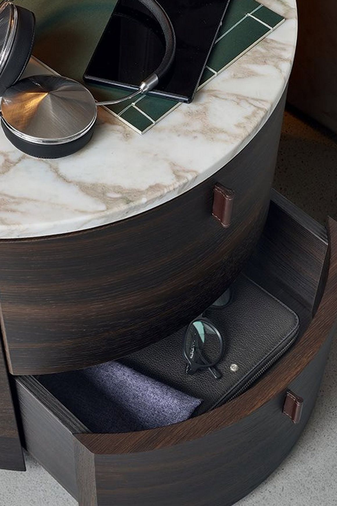 Onda Bedside Table