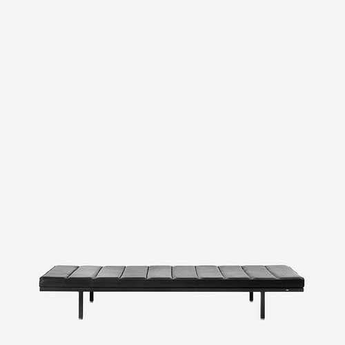 VIPP461 Daybed by Vipp