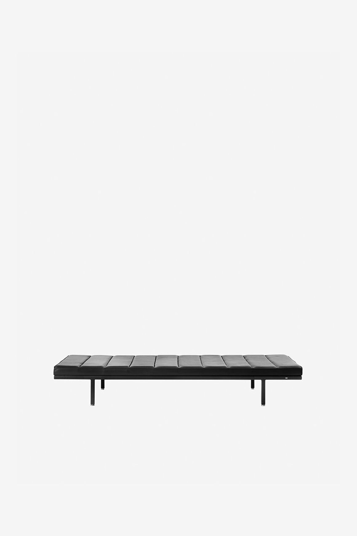 VIPP461 Daybed by Vipp
