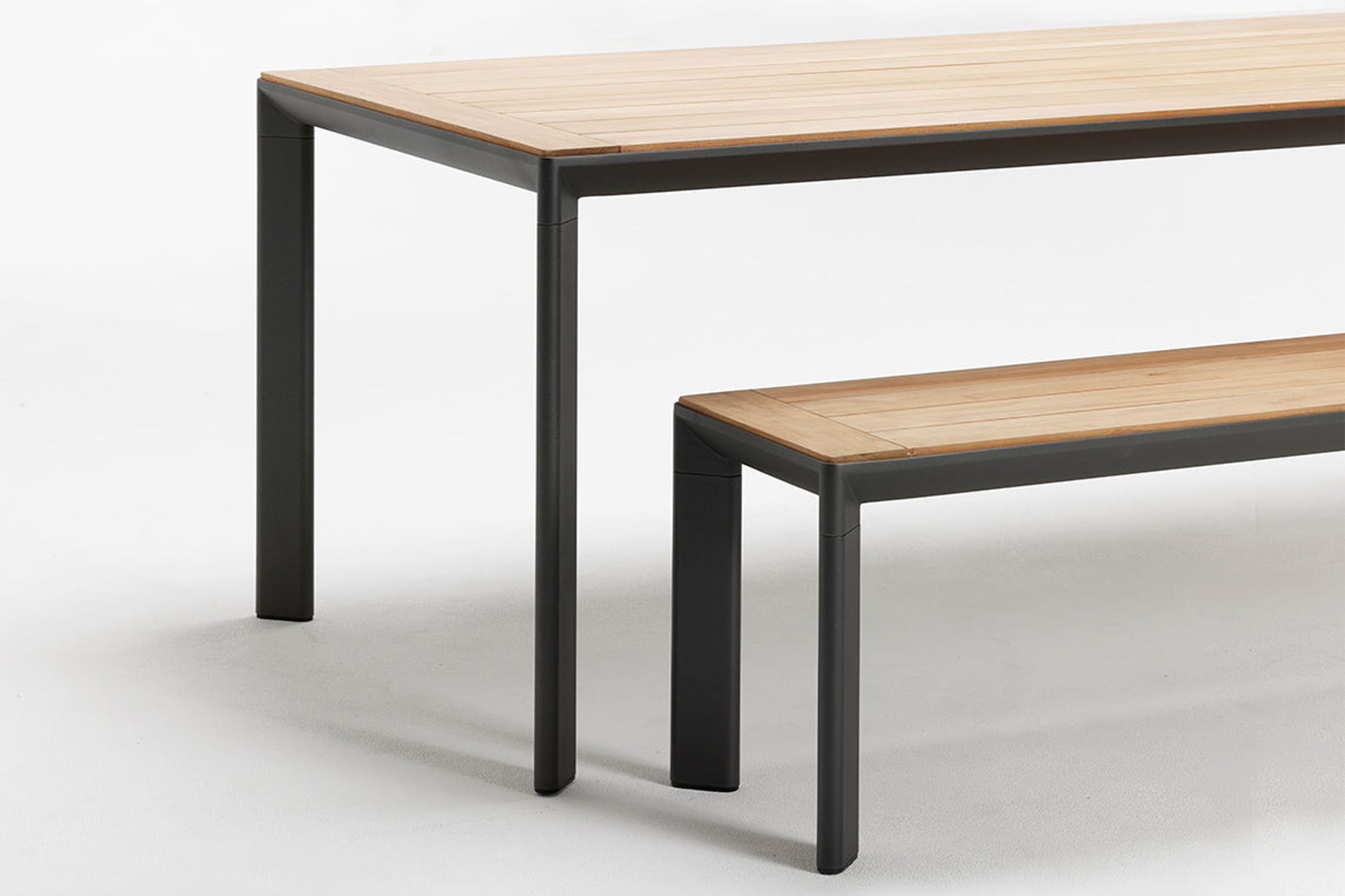 Addis | Aluminium Bench