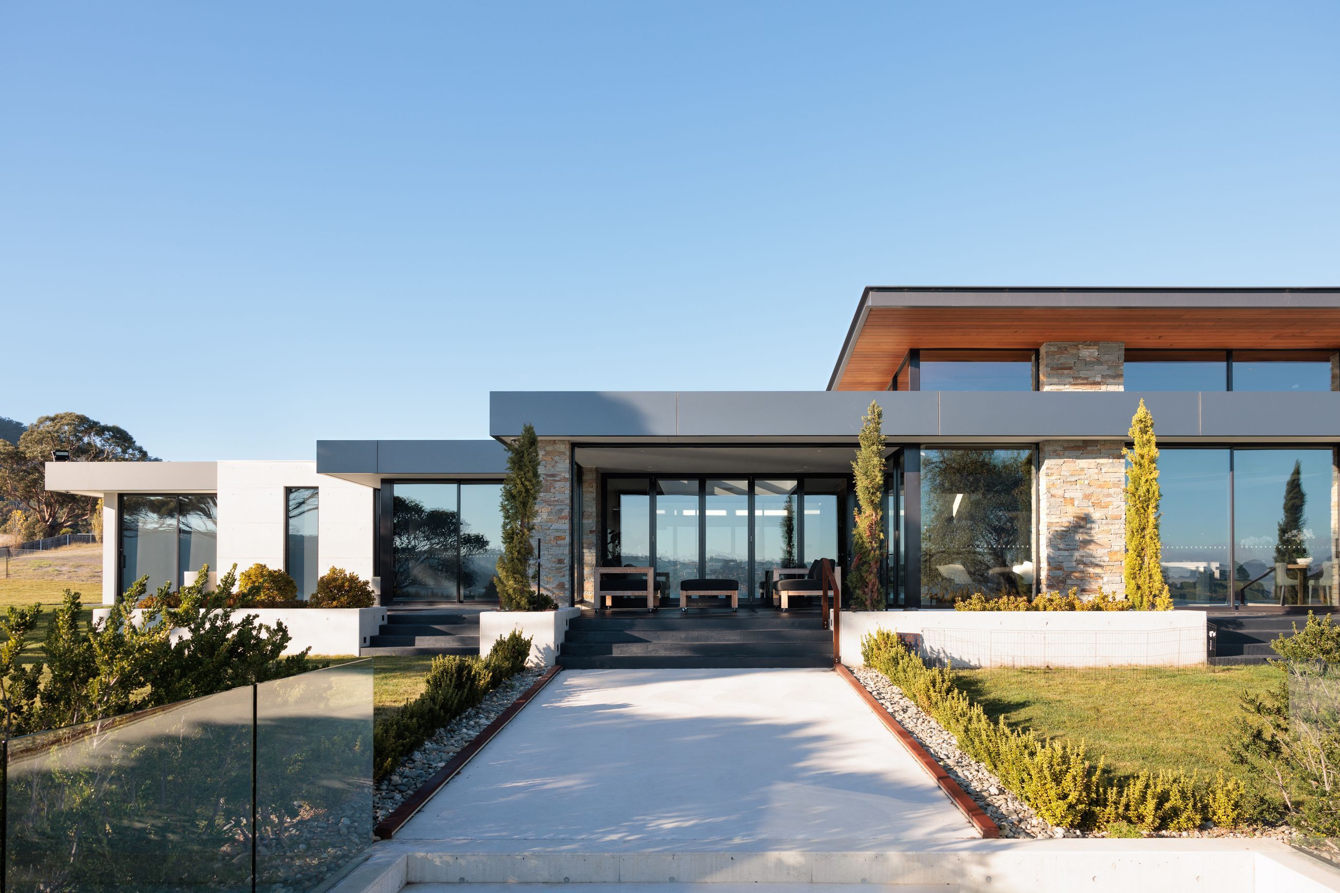Elevate | Series 411 | Bi-Fold Door (Top Hung)