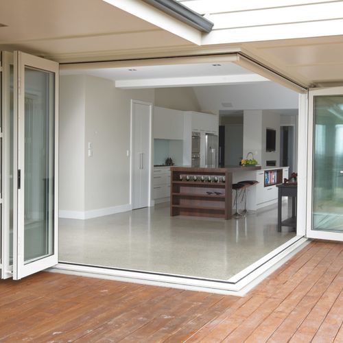 Corner Bifold Foldback™ Doors