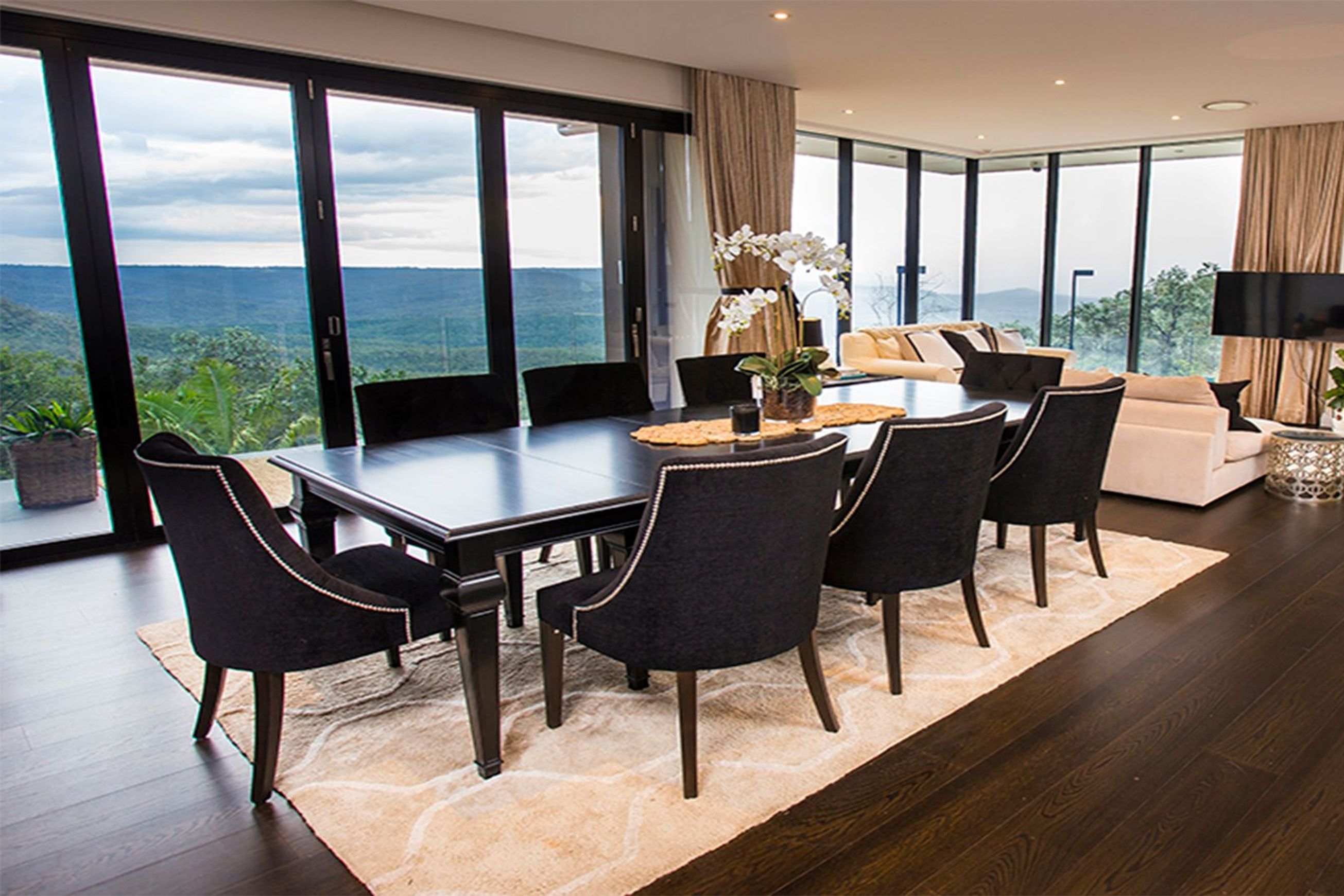 Elevate | Series 412 | Bi-Fold Door (Bottom Rolling)