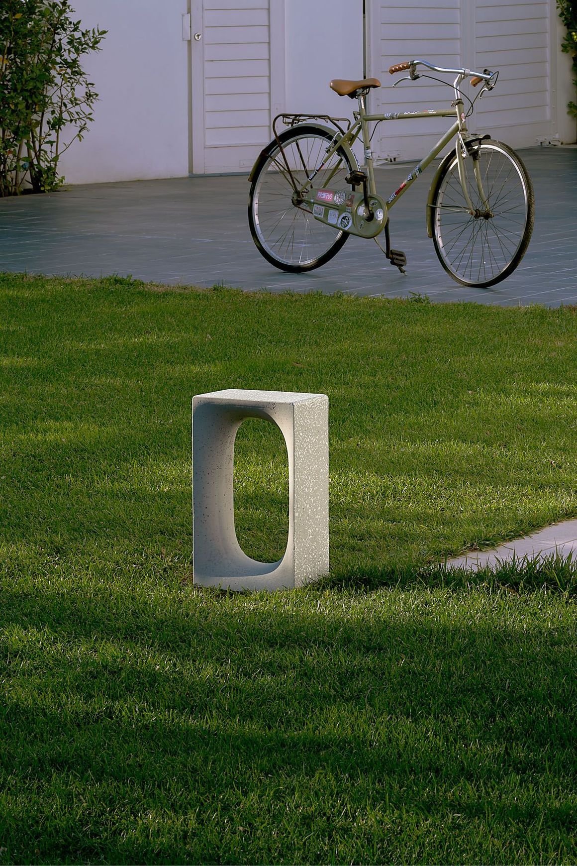 Jan Outdoor Floor Lamp