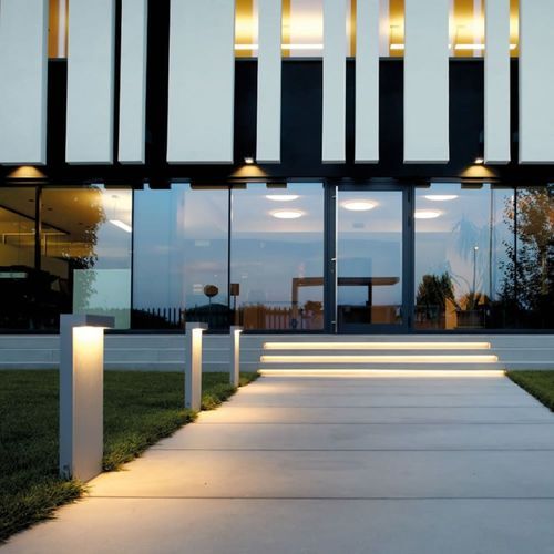 Look Bollard Light