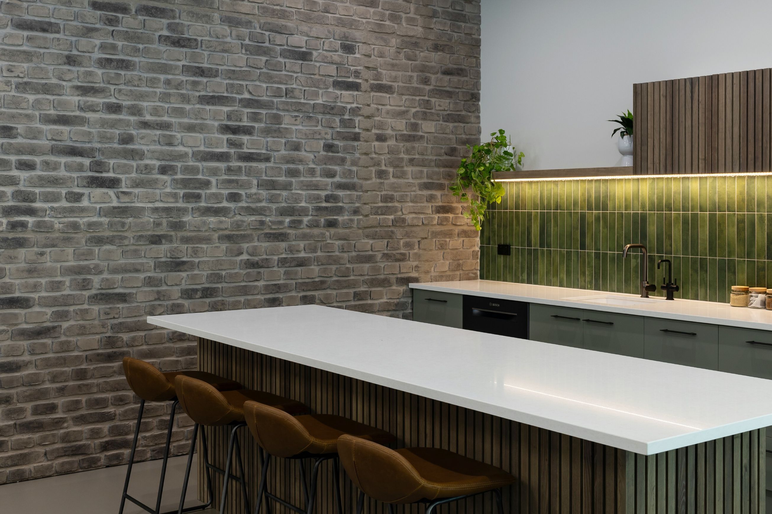 Loft Brick Wall Panels by Muros | Anthracite Finish