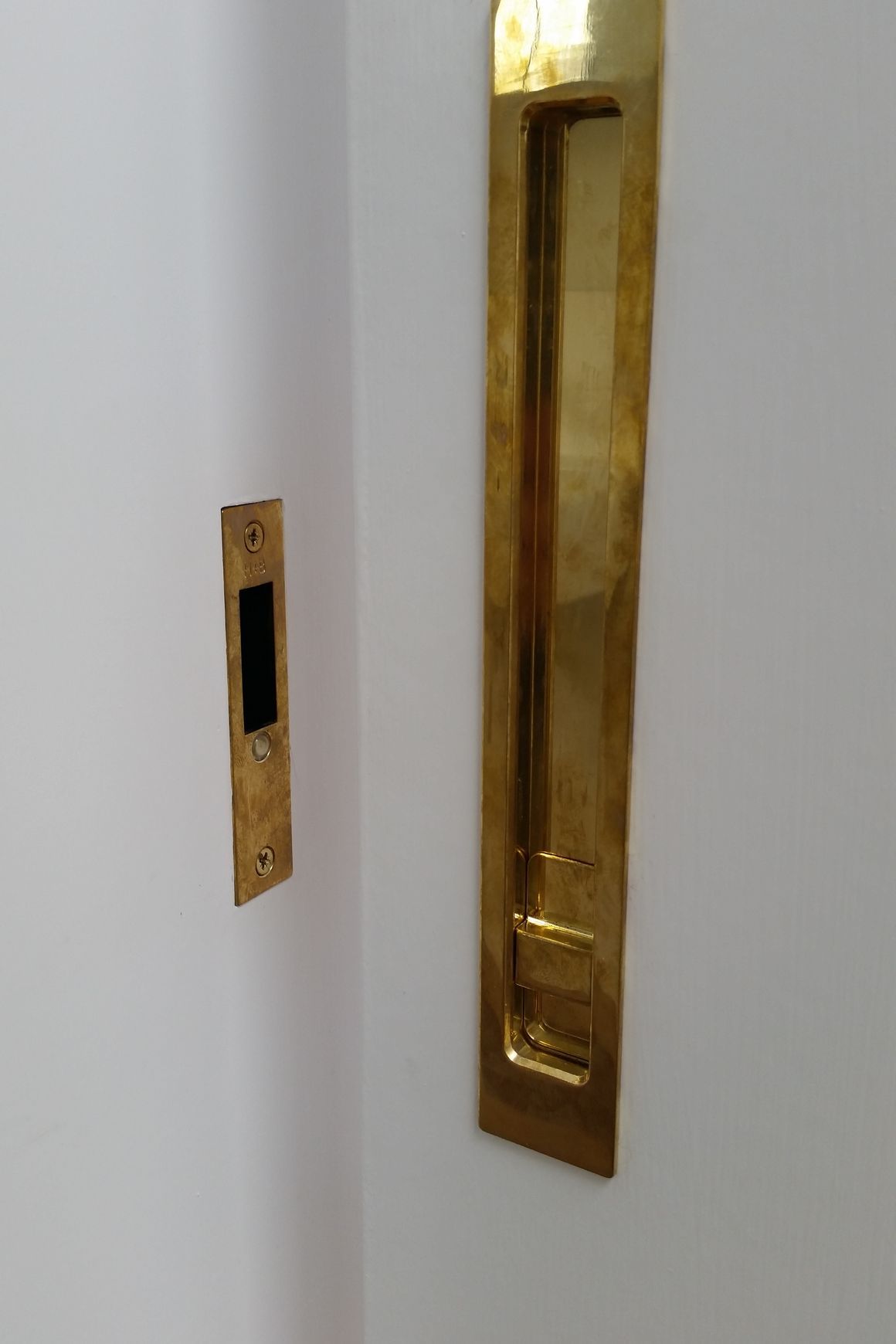 HB695 250mm Sliding Door Privacy Lock – 55mm Backset